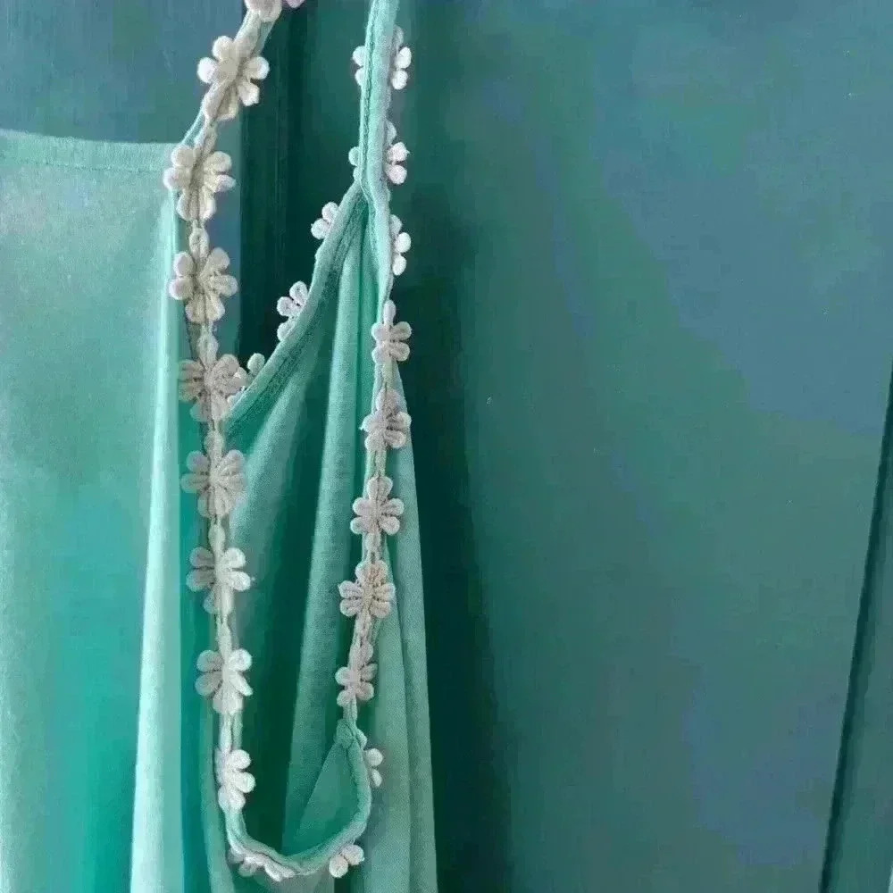 Elodie- Crop Top- Teal with White Flower Trim- Large - Picture 5 of 6
